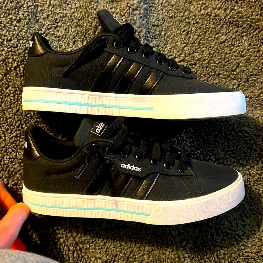 Unisex Adidas skate shoe. woman’s size 7.5 or big kid size 6.